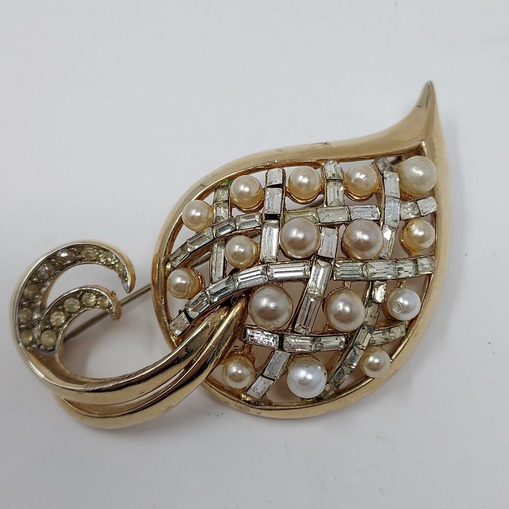 Vintage Coro Brooch Gold Tone Leaf Faux Pearl Rhinestone Baguettes 2.75" Signed